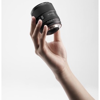 Viltrox-AF-90mm-F2-2-E-1