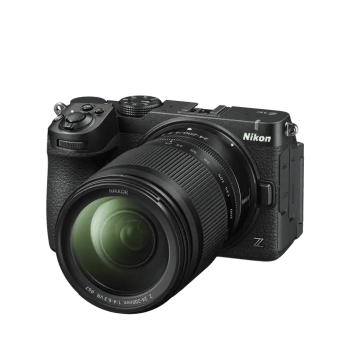 nikon-z5-iic-den-kit-24-200mm-2